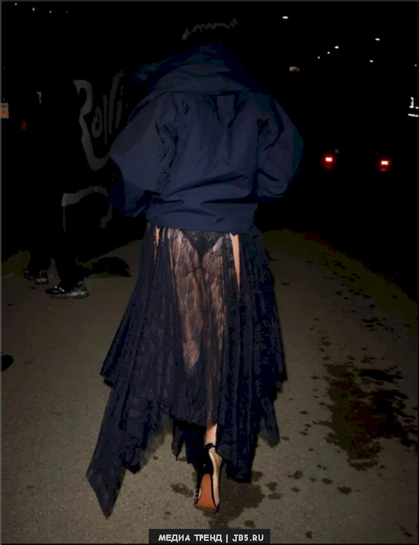 rihanna задница