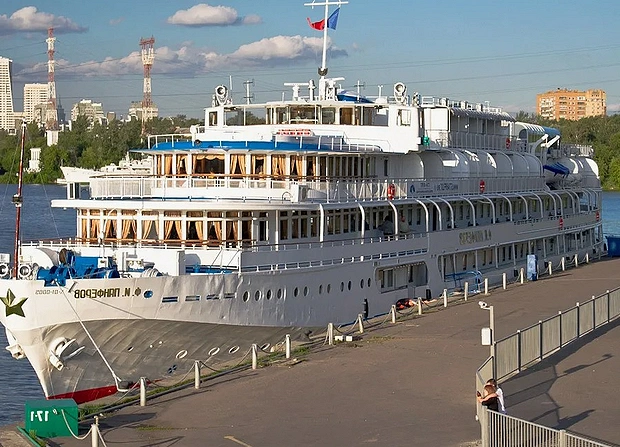 Теплоход На Причале В Казани