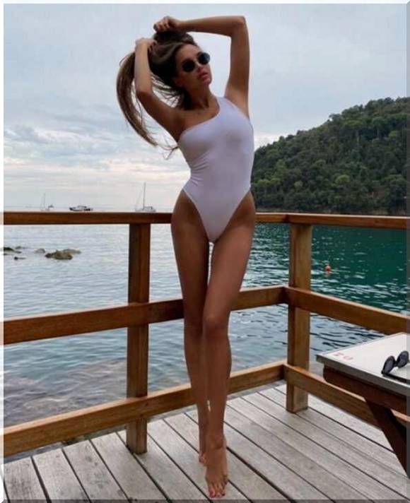 каролина севастьянова горячие фото в купальнике и нижнем белье (254)